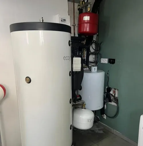 Installation d'une pompe à chaleur et d'un système solaire combiné à Bobigny, Aulnay-sous-Bois, Green Solutions